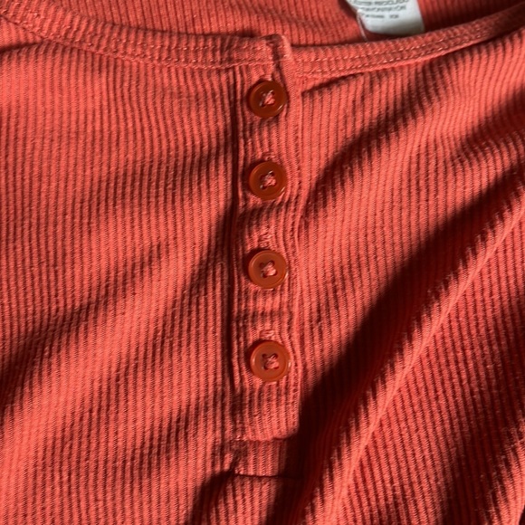 Casual Button Maternity Tee - Picture 3 of 4